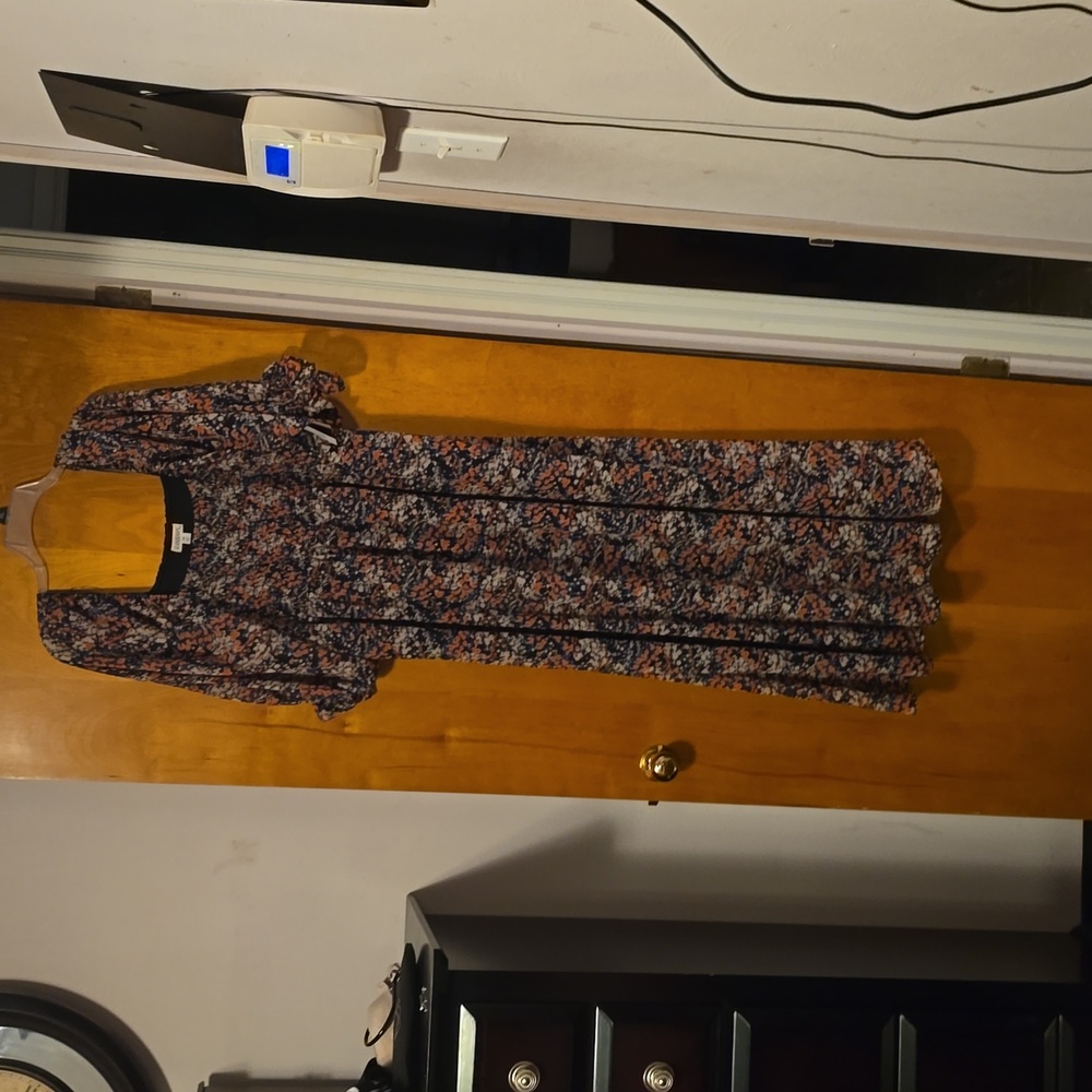 Floral print maxi maternity dress.